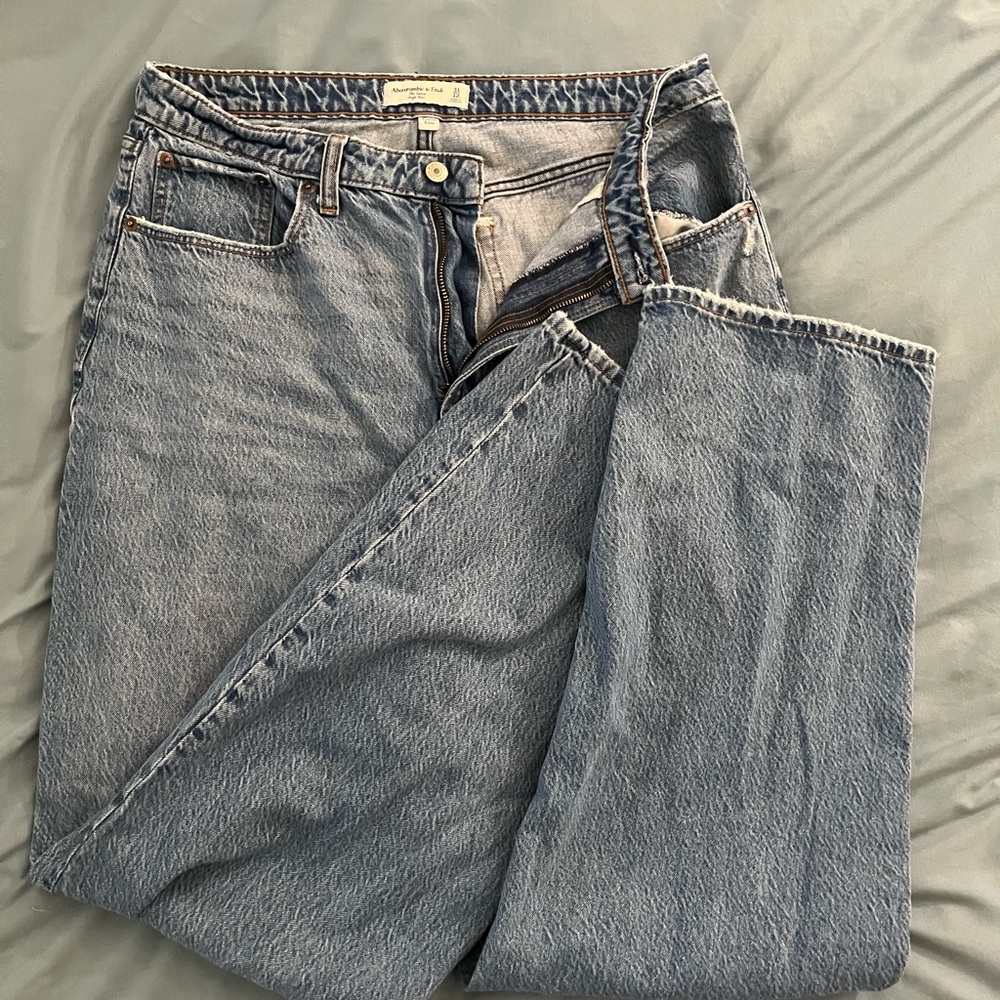 Abercrombie Curve Love Loose Fit